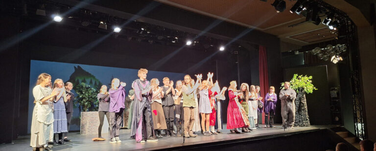 Chemnitzer Schultheaterwoche – Lessings Theatergruppe begeistert im „Spinnbau“